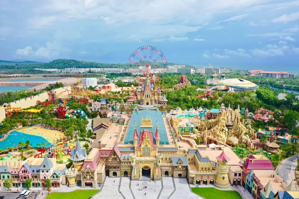 Tổ hợp vui chơi giải trí “Downtown by the sea” 122ha tại Vinhomes Green Paradise