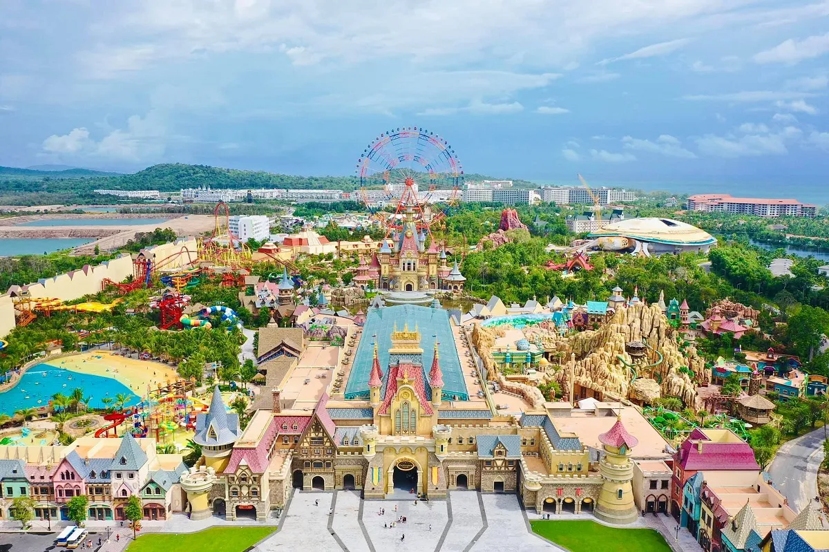 Tổ hợp vui chơi giải trí “Downtown by the sea” 122ha tại Vinhomes Green Paradise
